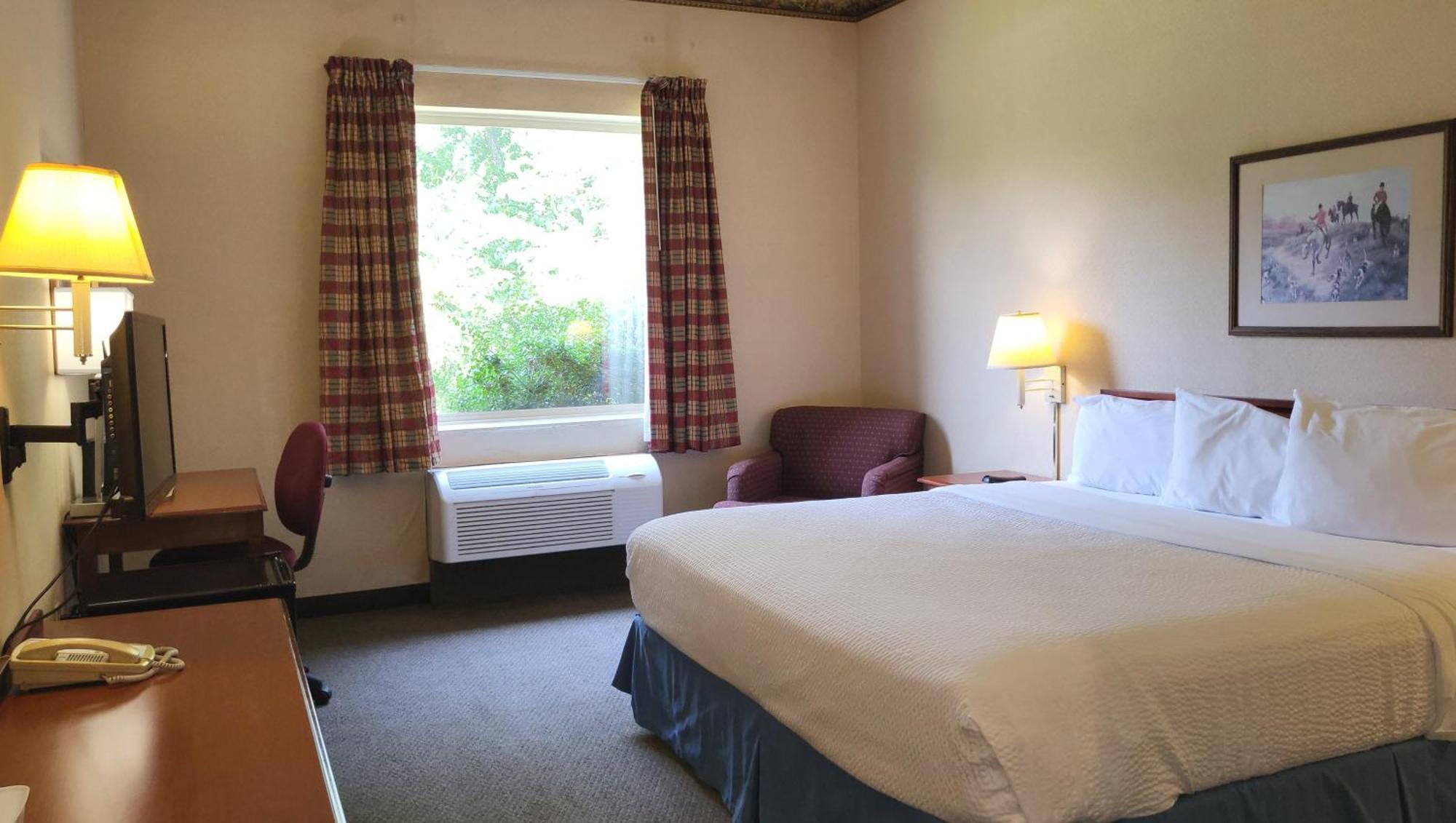 Magnuson Hotel West Liberty Екстер'єр фото